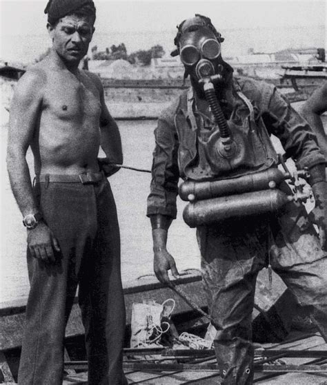 ww2 frogmen photos.